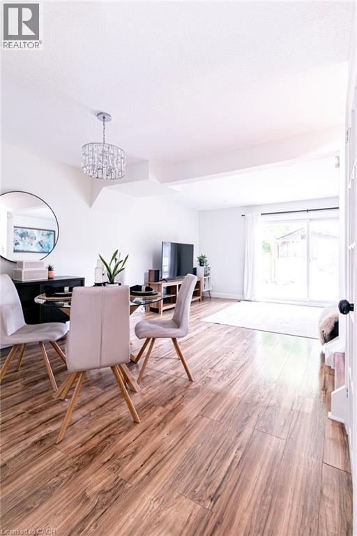 4 BALMORAL Court - 17