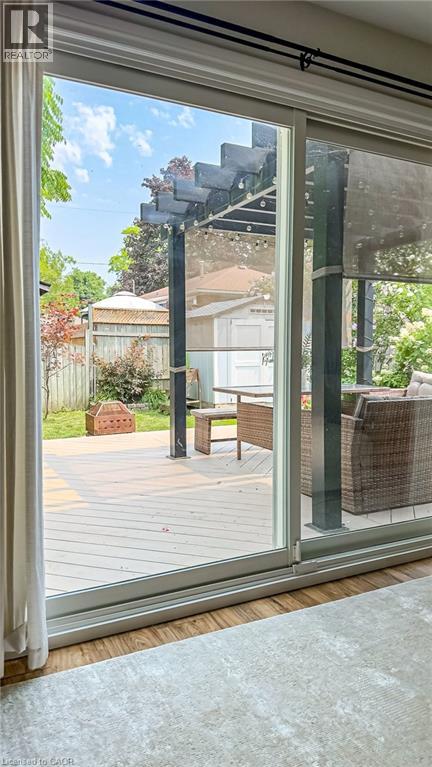 4 BALMORAL Court - 38