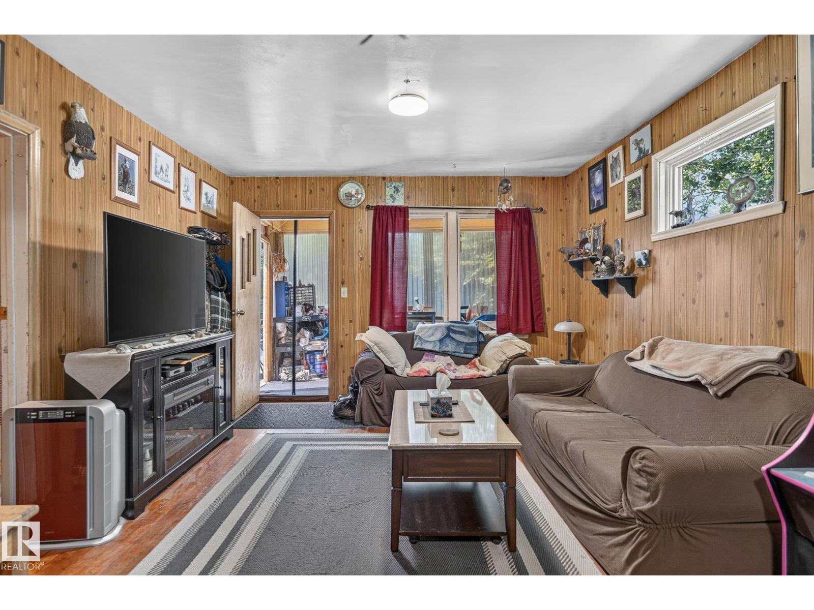 4711 50 ST - Image 5