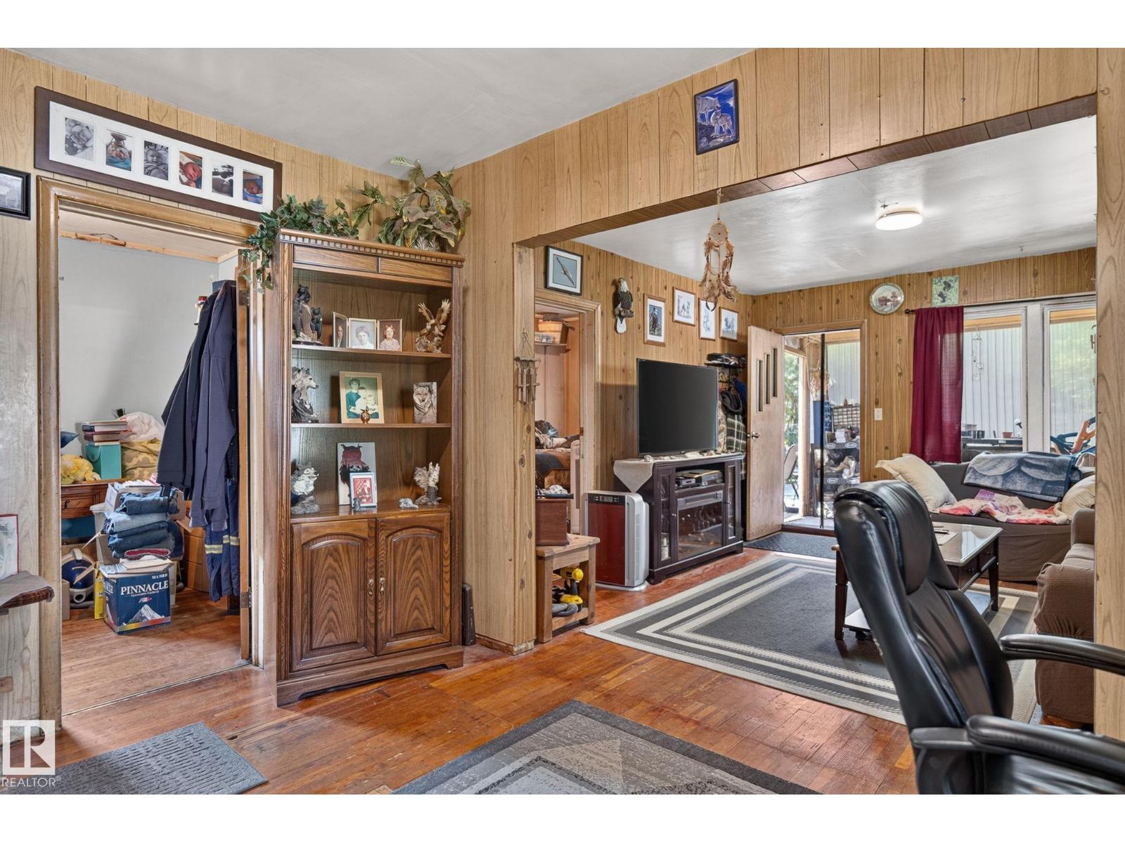 4711 50 ST - Image 8