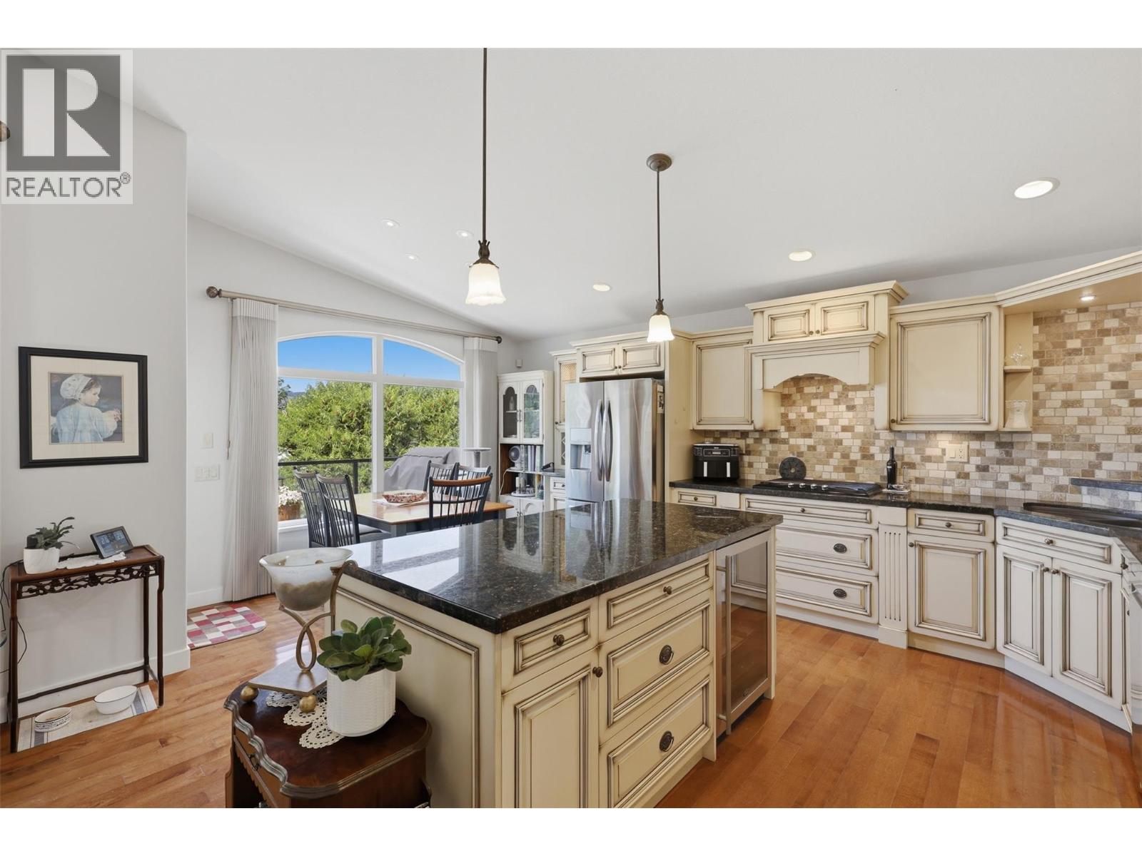788 Rosewood Crescent - 10