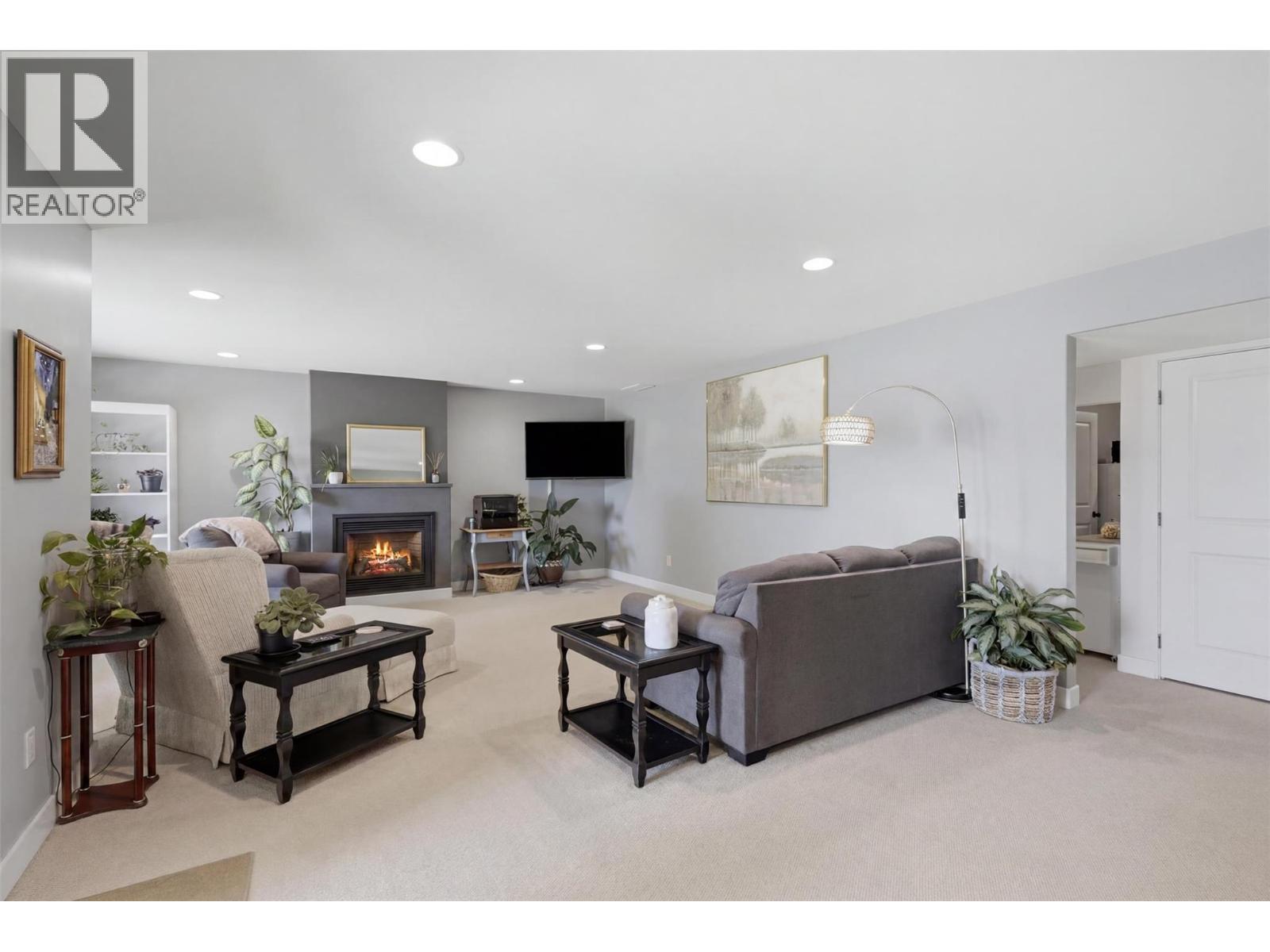 788 Rosewood Crescent - 24