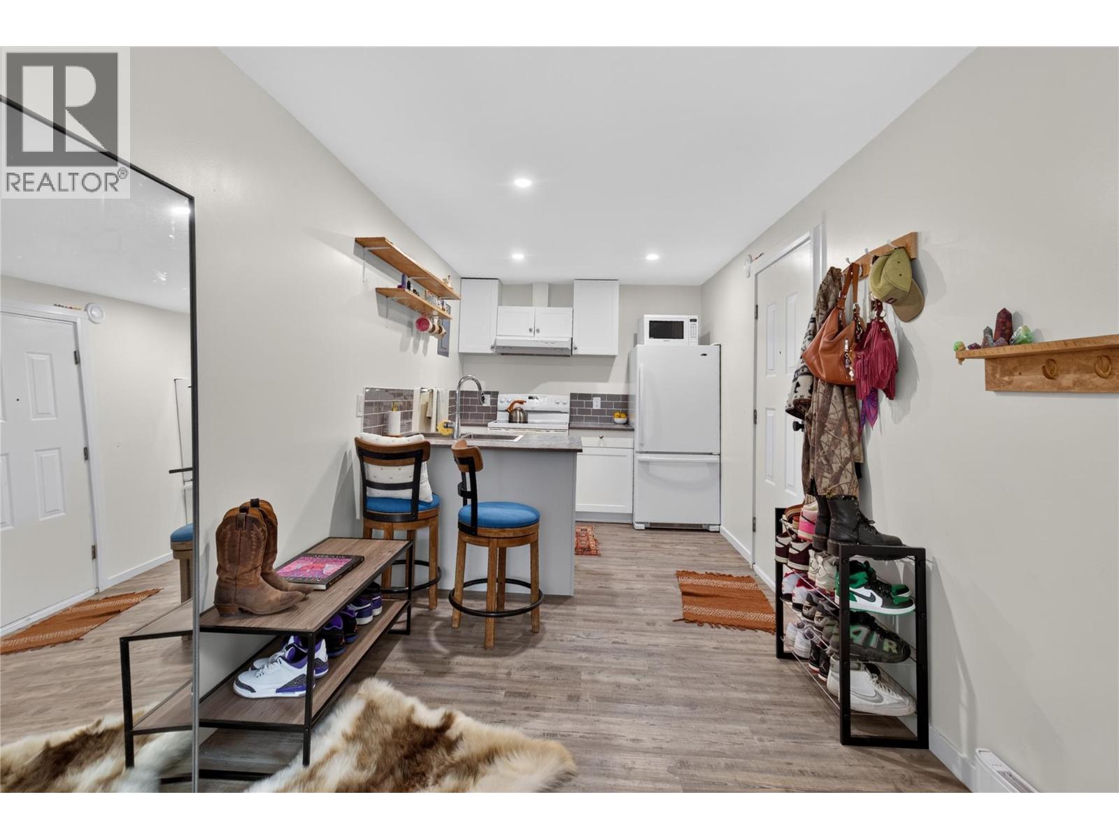 2108 41 Avenue - 43