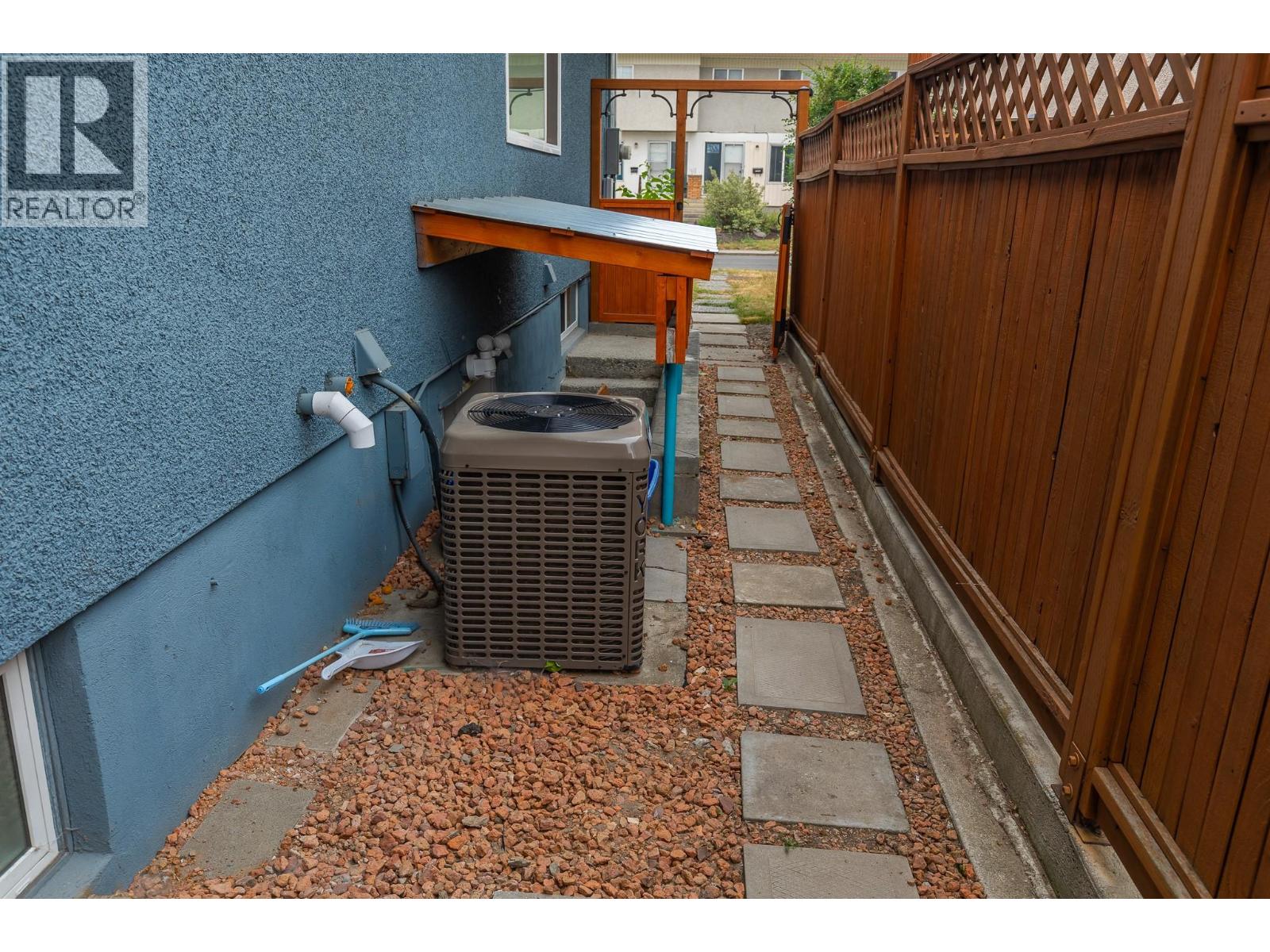 2108 41 Avenue - 58