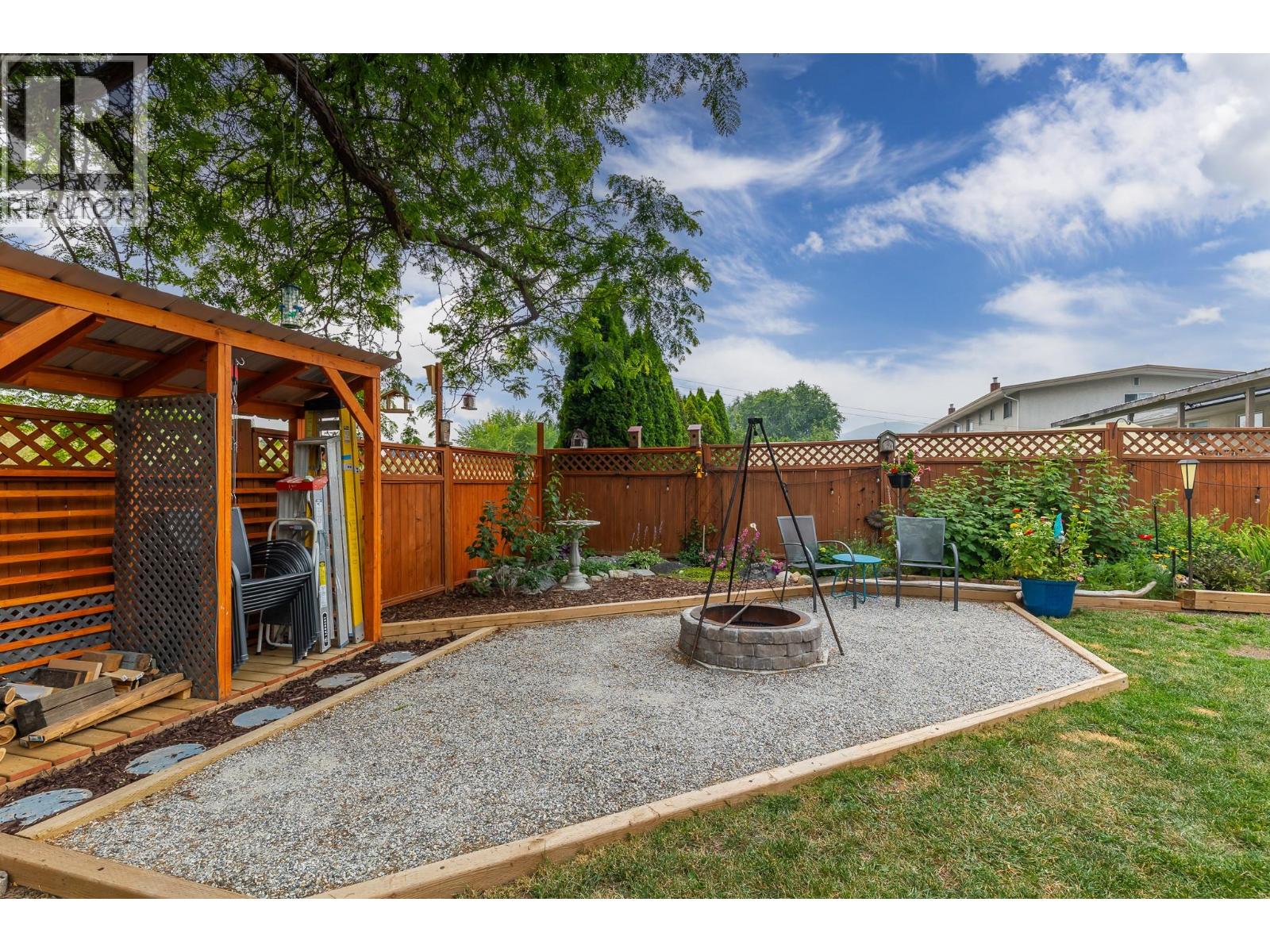 2108 41 Avenue - 66