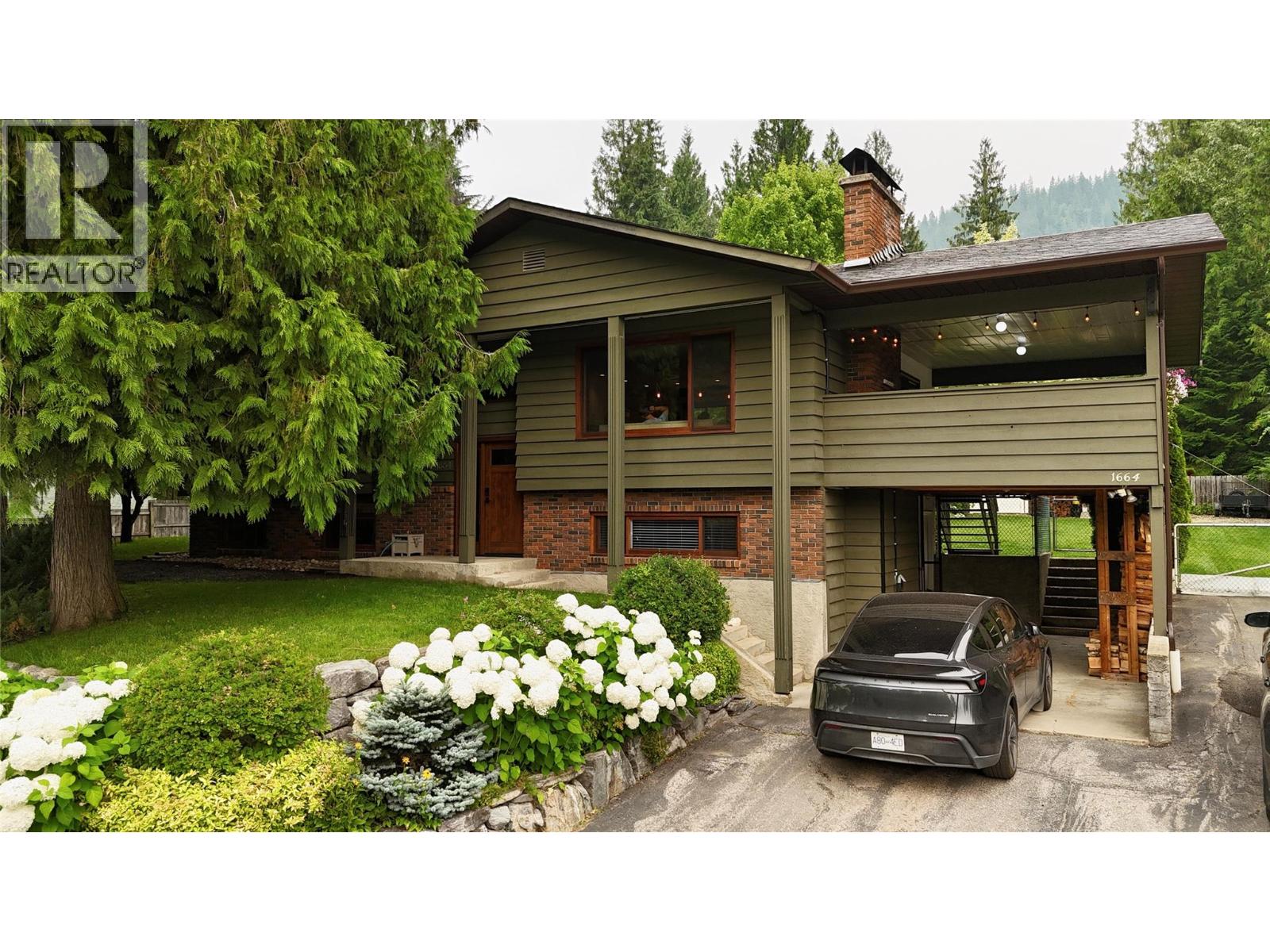 1664 Birch Drive, Revelstoke