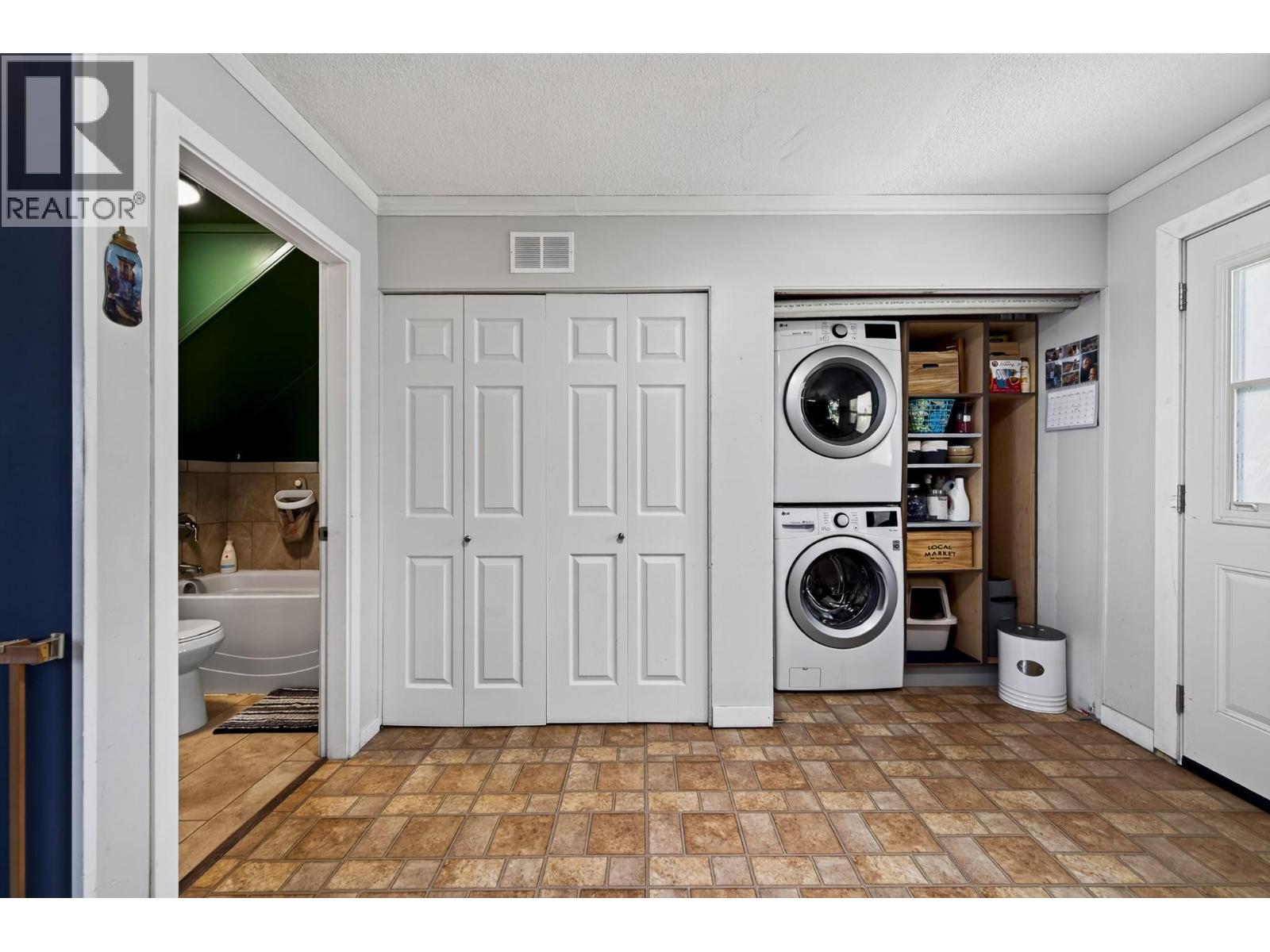 #6 1173 PONLEN Street - 13