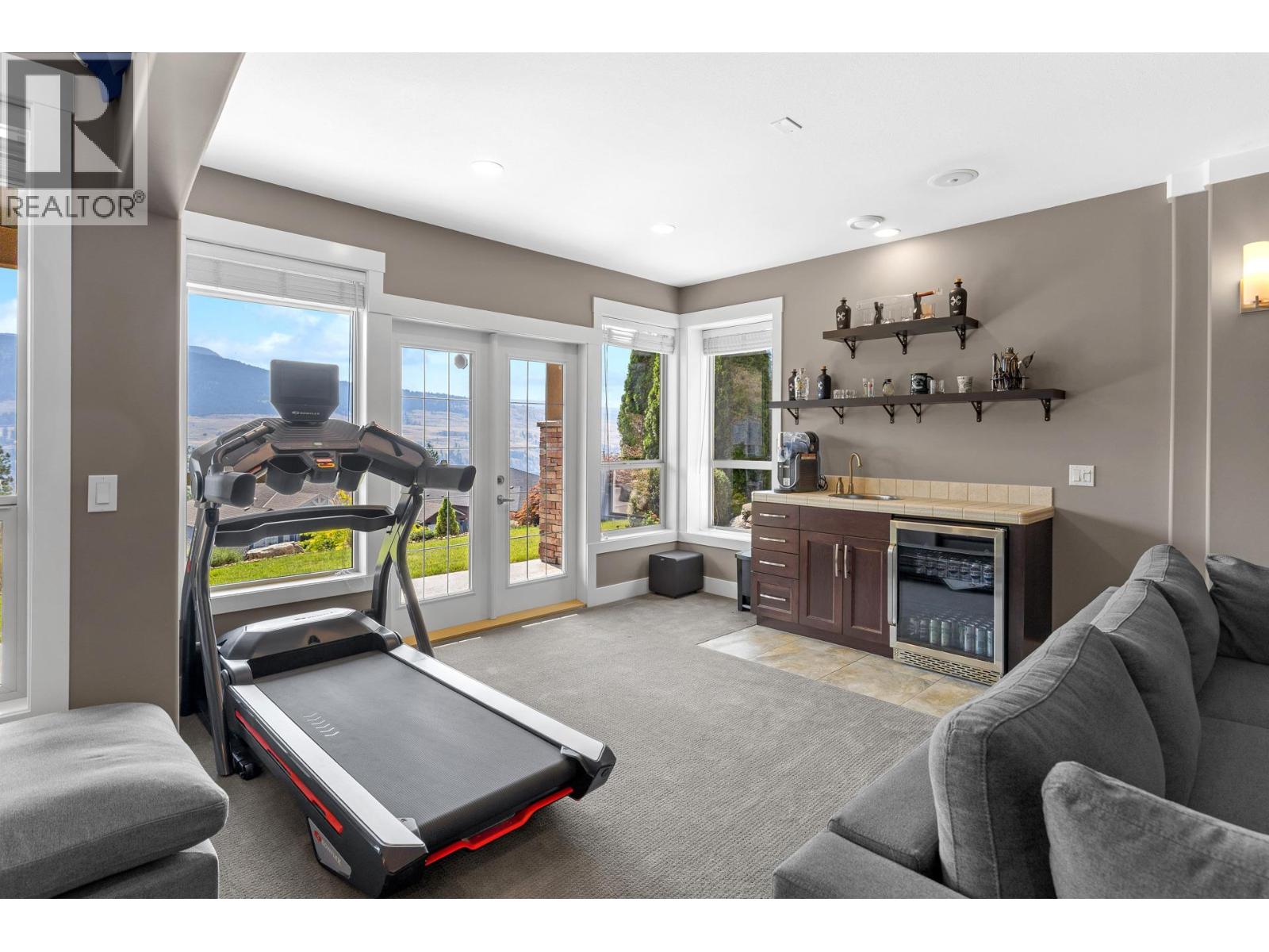  12686 Cliffshore Drive, Lake Country