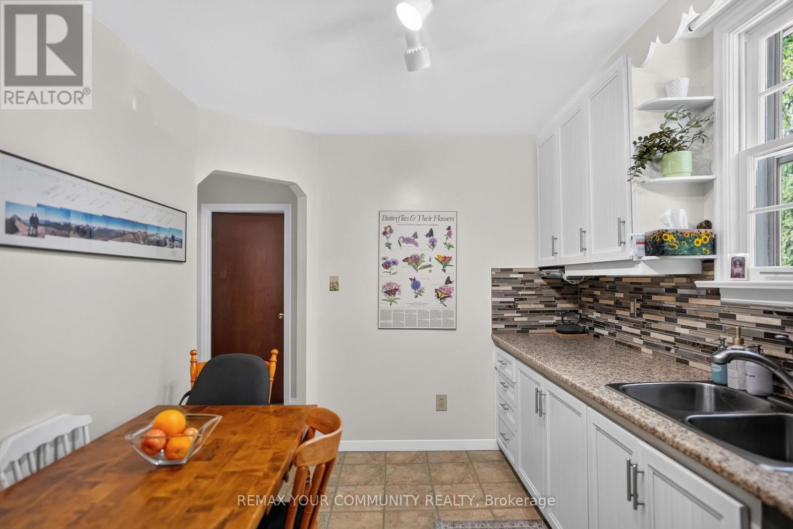 223 RICHMOND STREET - 11