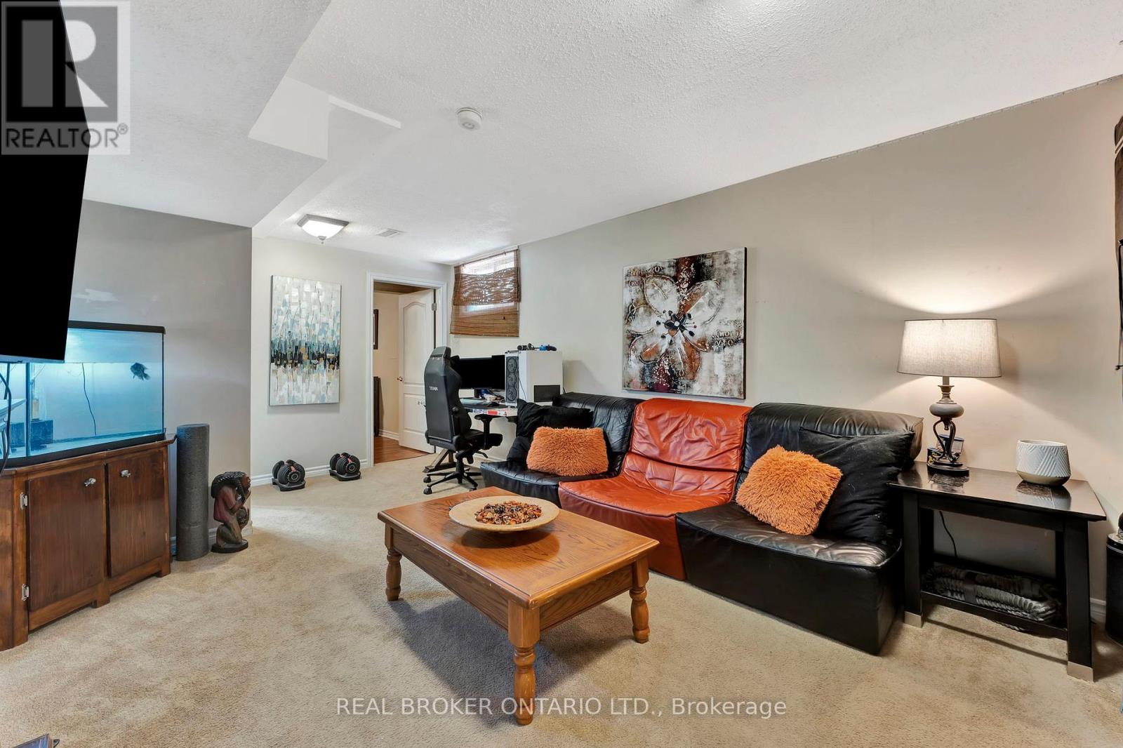 52 BECKETT DRIVE - 33