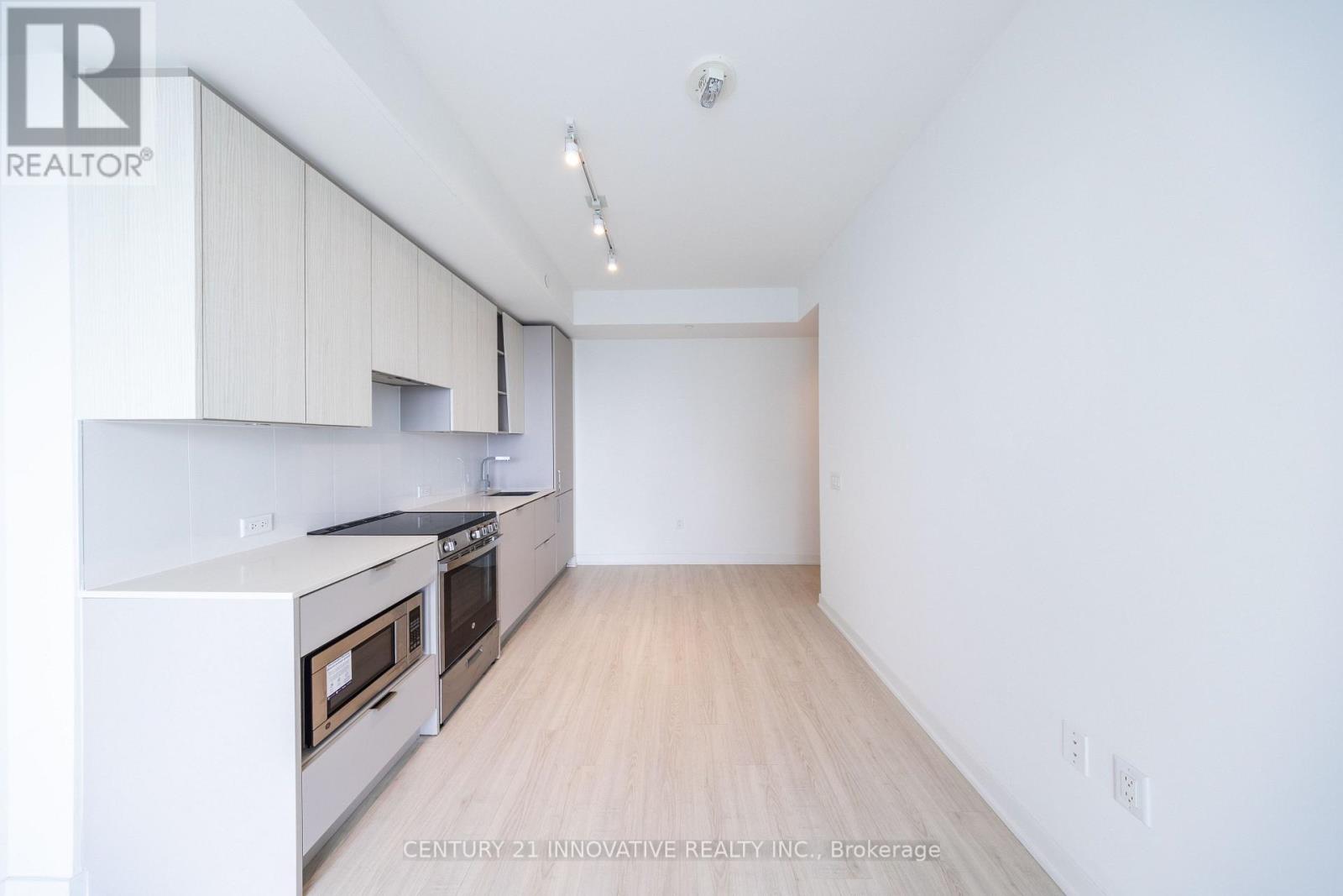 #4011 3883 QUARTZ ROAD W - 14