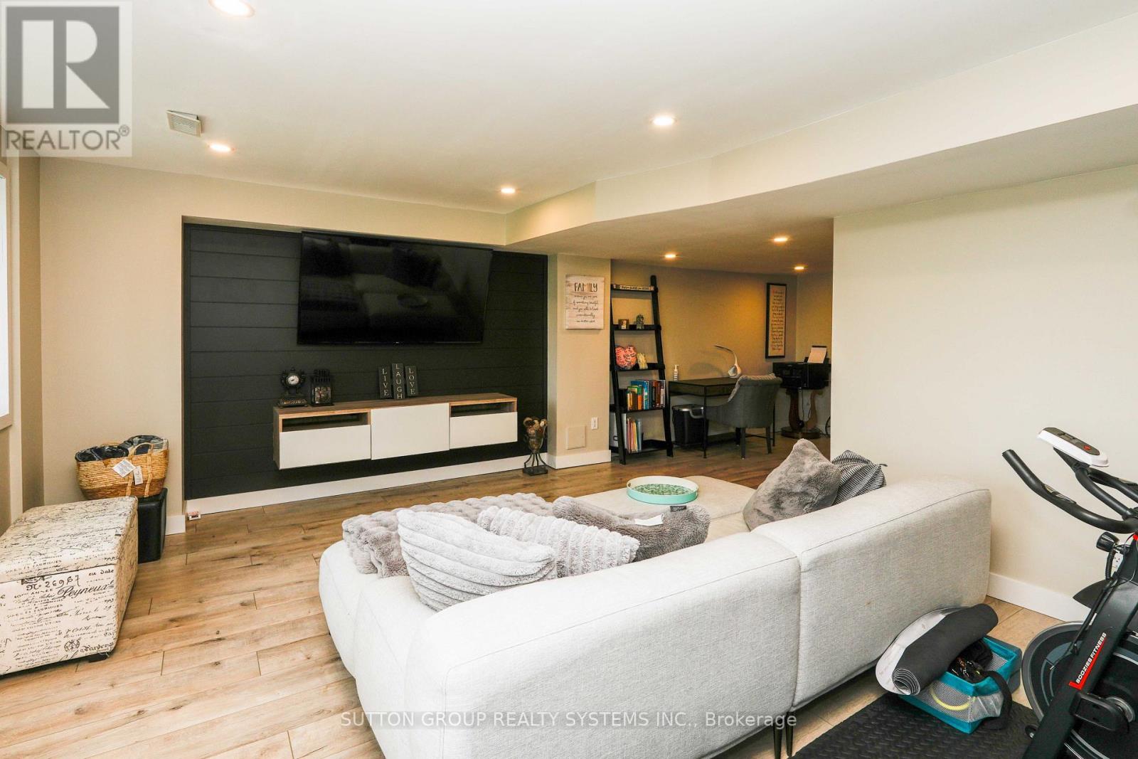 4883 CONNOR DRIVE - 27