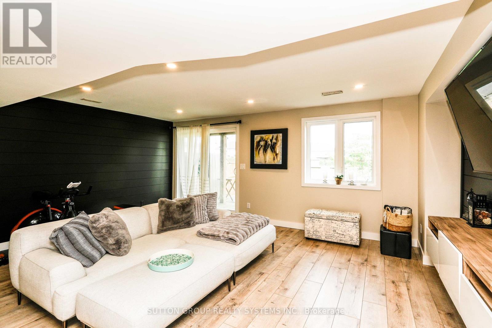4883 CONNOR DRIVE - 28
