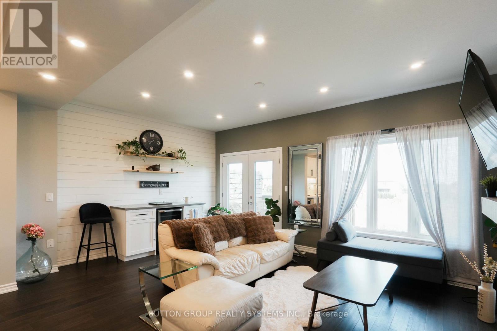 4883 CONNOR DRIVE - 9