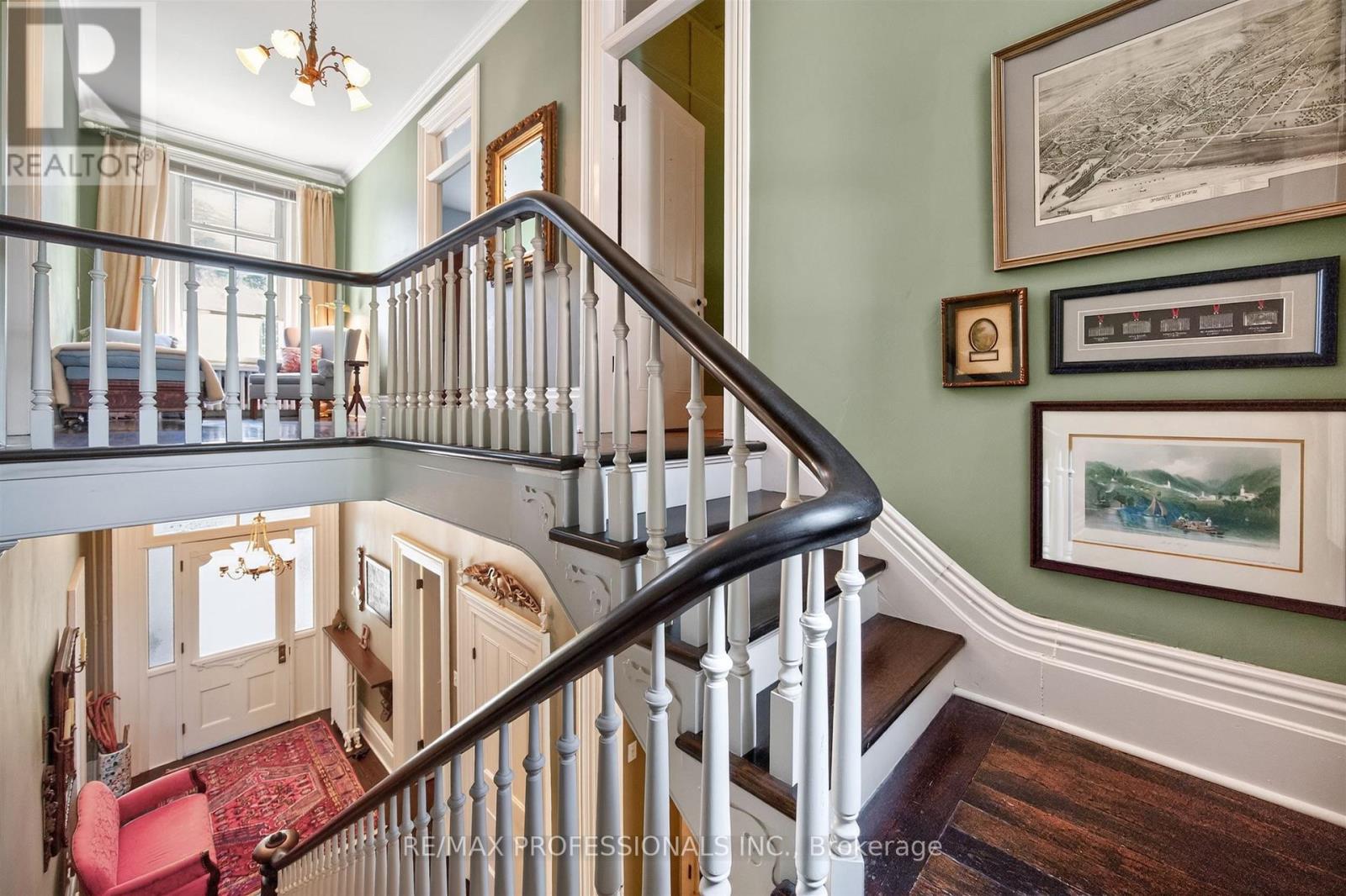 26 BEDFORD STREET - 25