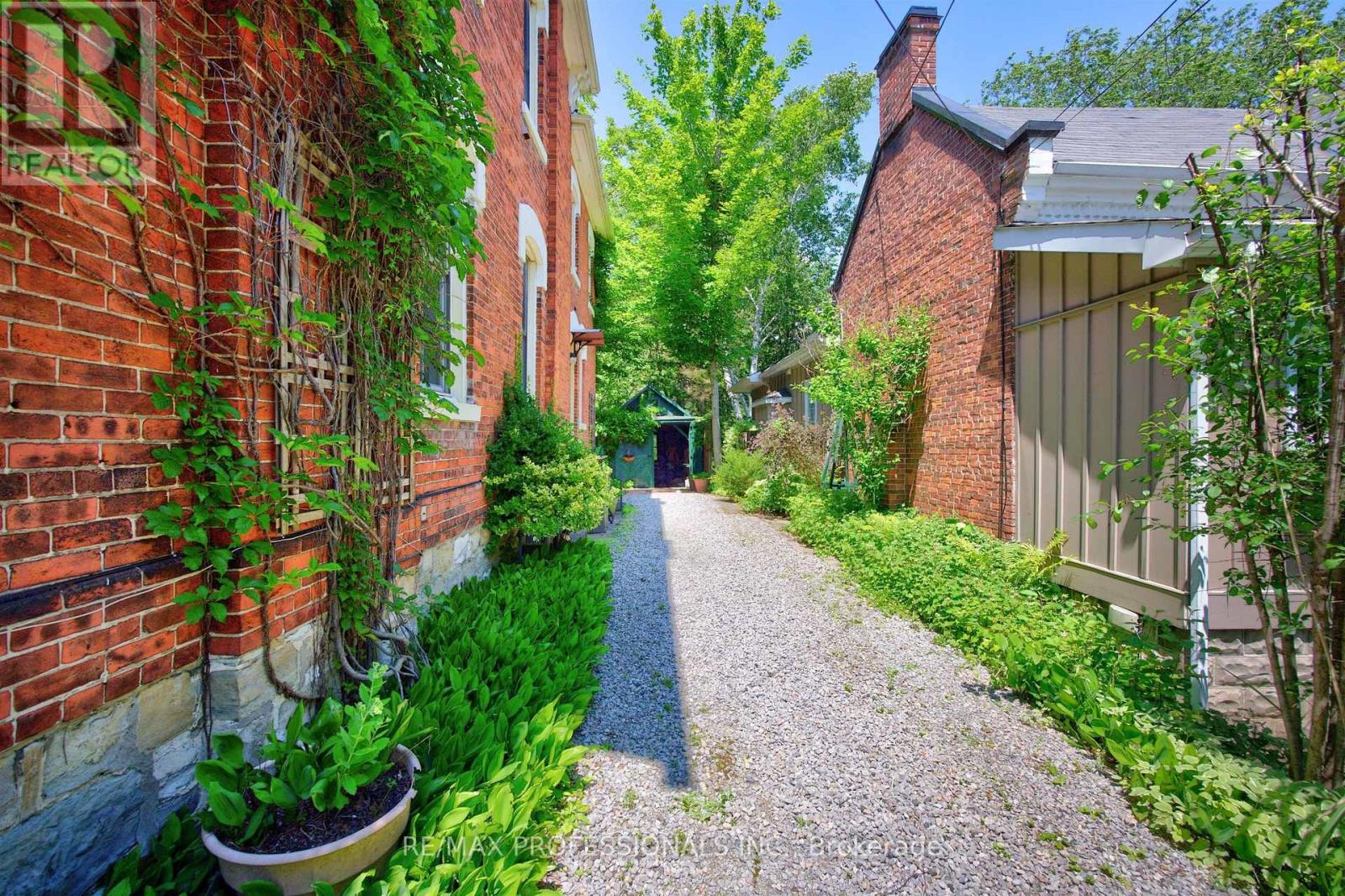 26 BEDFORD STREET - 36