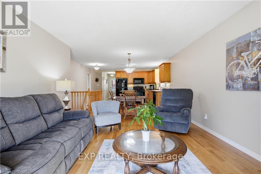 138 STIEFELMEYER CRESCENT - 15