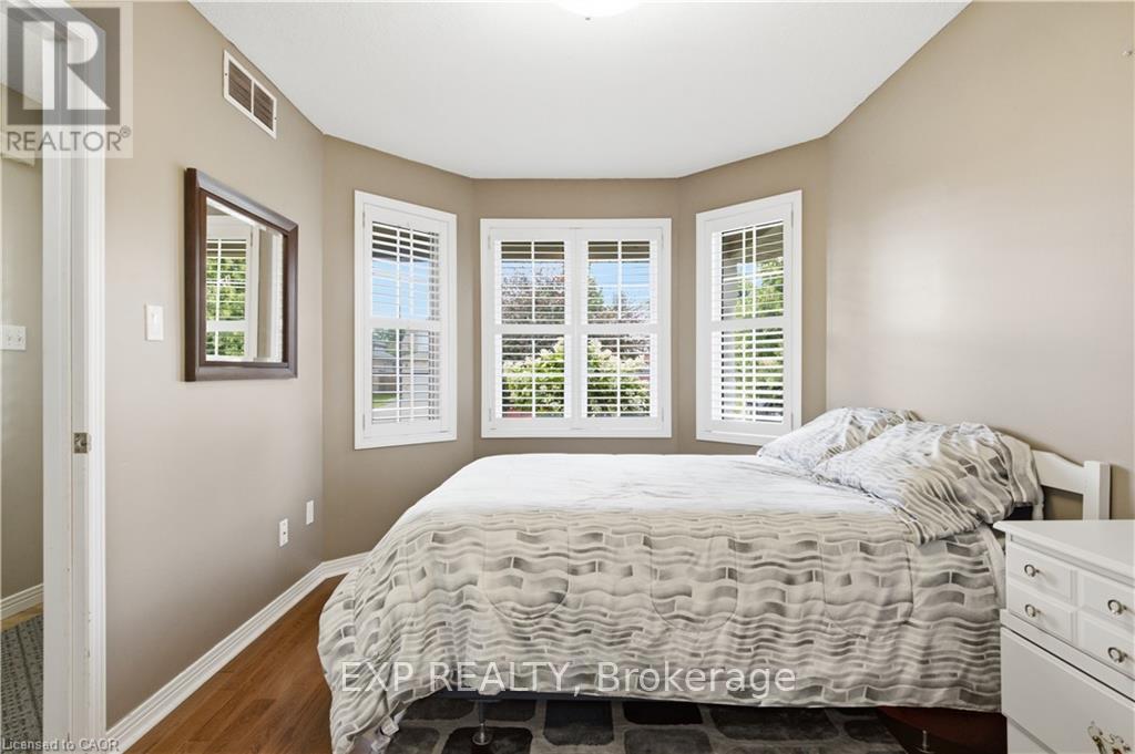 138 STIEFELMEYER CRESCENT - 21