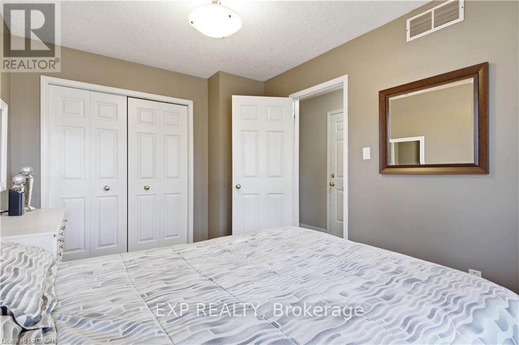 138 STIEFELMEYER CRESCENT - 22