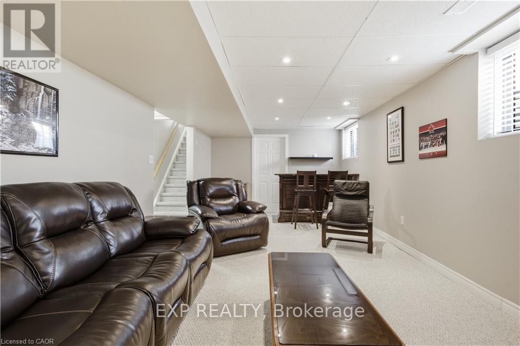 138 STIEFELMEYER CRESCENT - 26