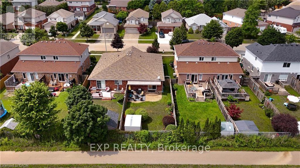 138 STIEFELMEYER CRESCENT - 38