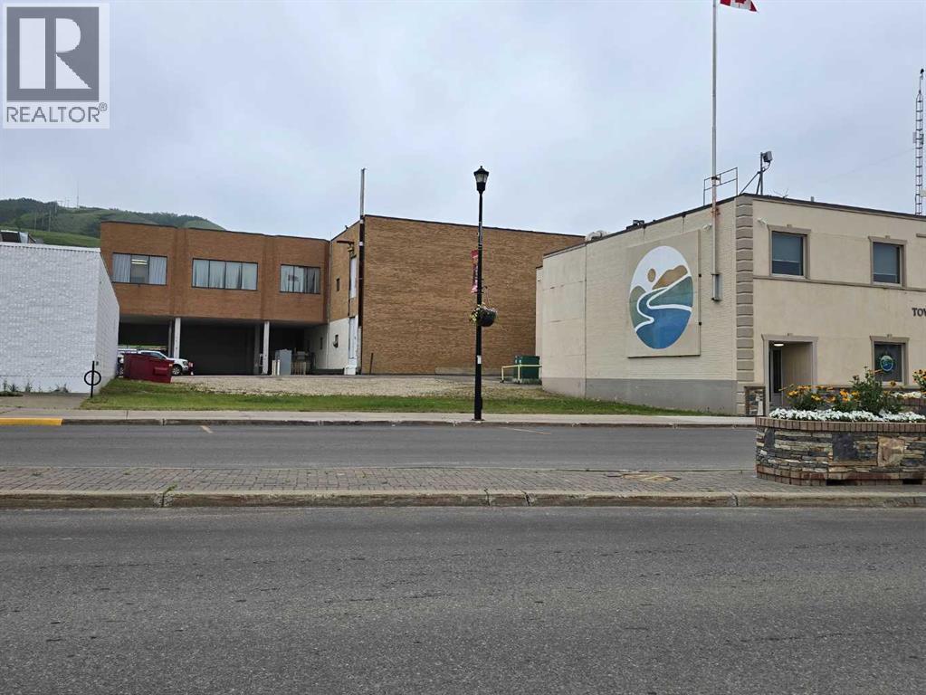 9905 100 Street, Peace River — photo 3