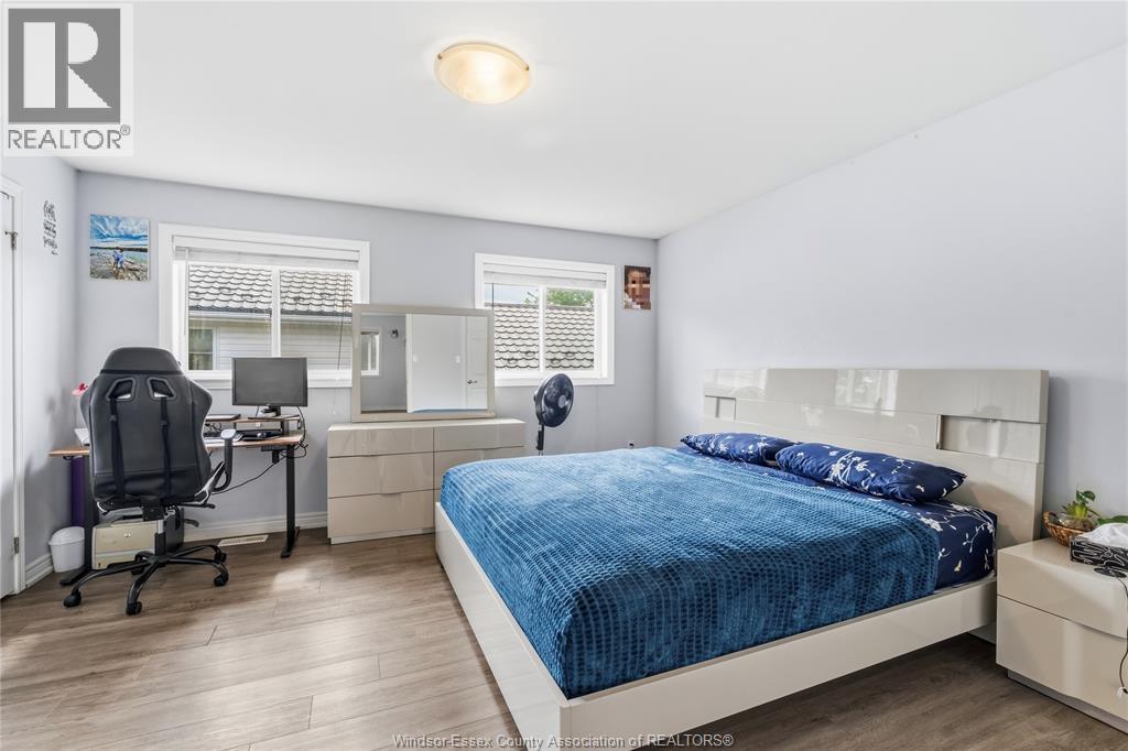 165 THOMAS AVENUE - 17