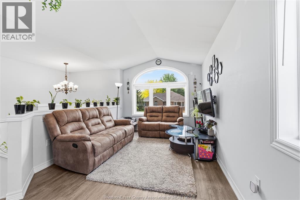 165 THOMAS AVENUE - 7