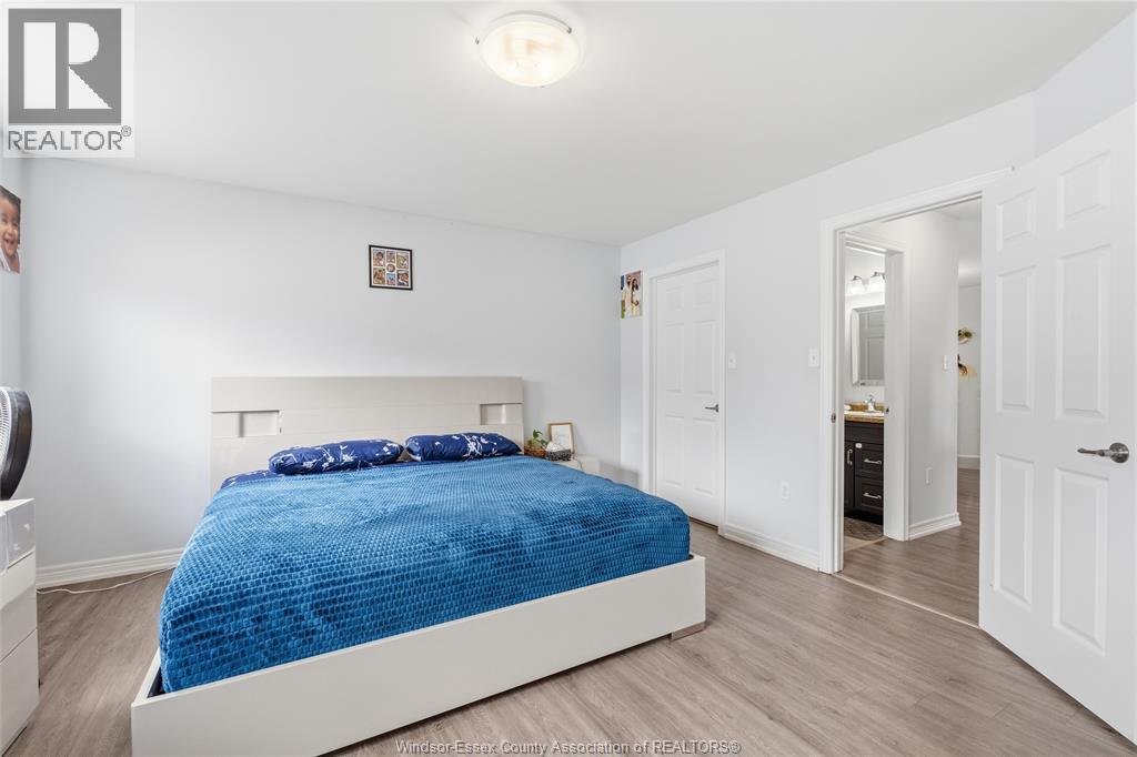 165 THOMAS AVENUE - Image 18