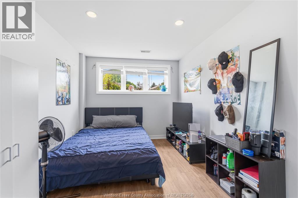 165 THOMAS AVENUE - 24