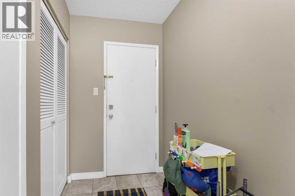 #7 512 McCutcheon Drive NW - 7
