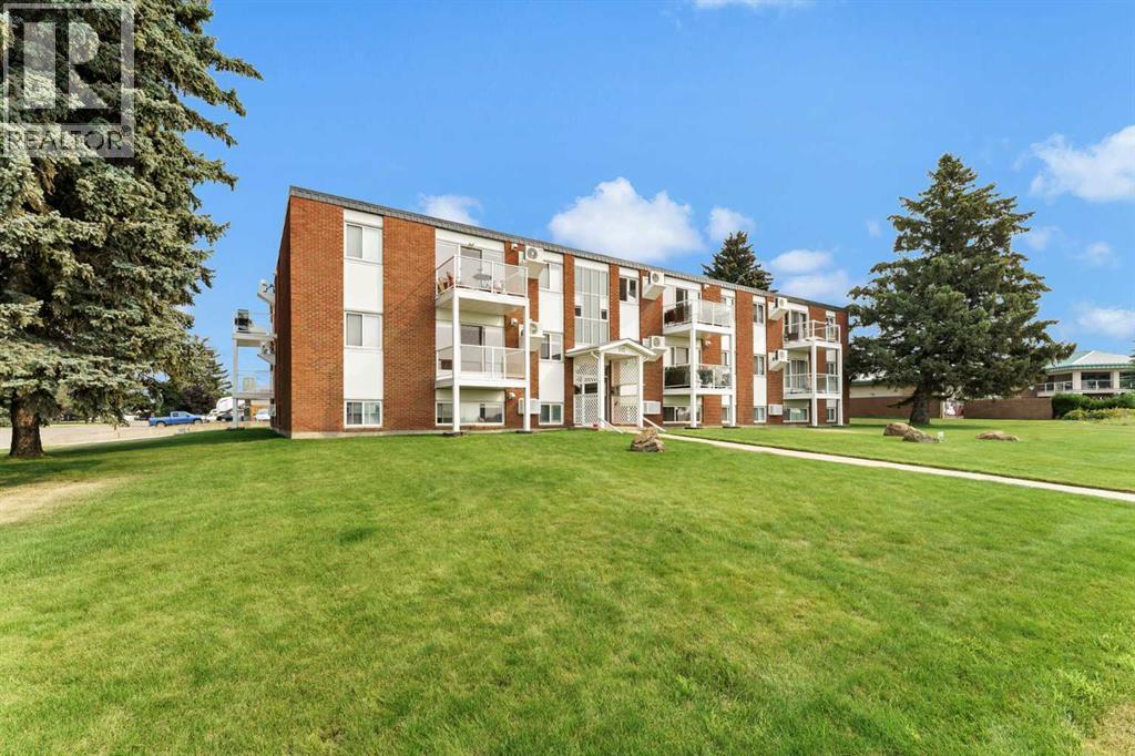 #7 512 McCutcheon Drive NW - 2