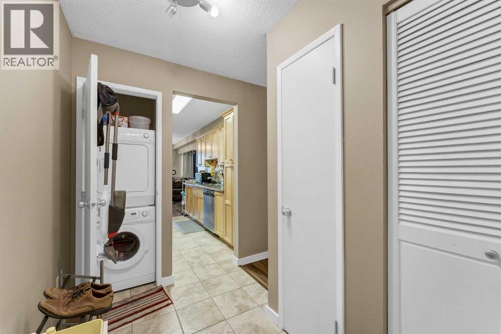 #7 512 McCutcheon Drive NW - 6