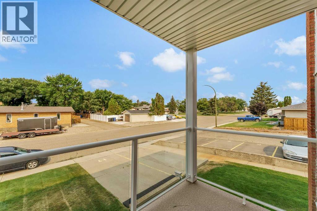 #7 512 McCutcheon Drive NW - 26