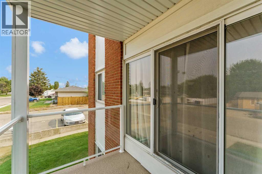 #7 512 McCutcheon Drive NW - 27