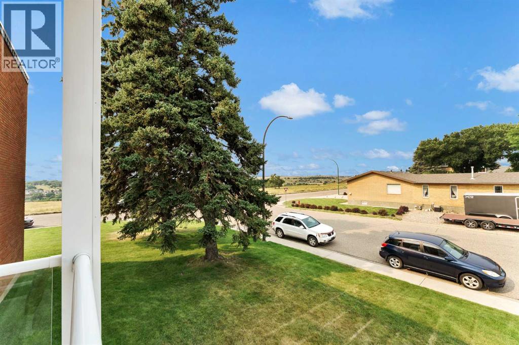 #7 512 McCutcheon Drive NW - 29
