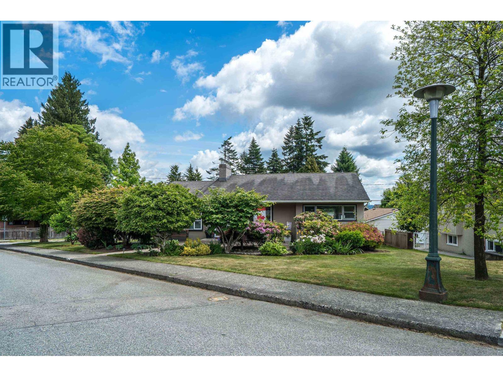 324 CHURCHILL AVENUE