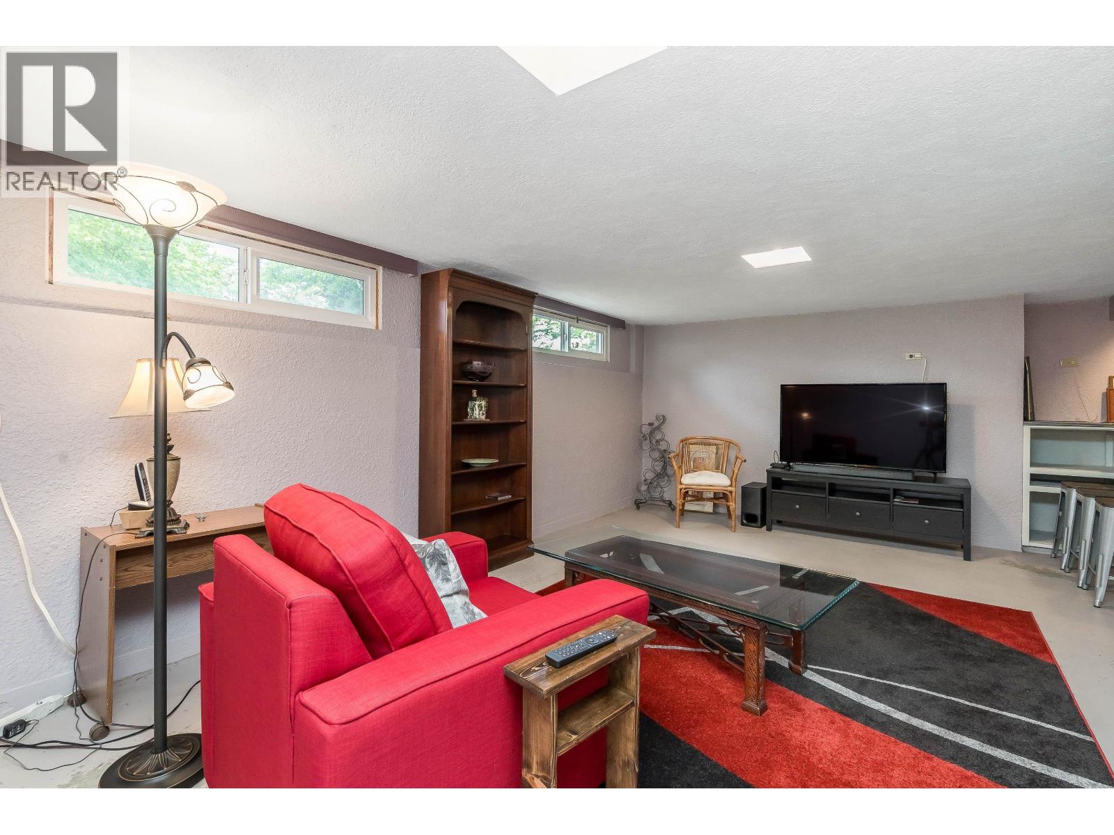 324 CHURCHILL AVENUE, New Westminster