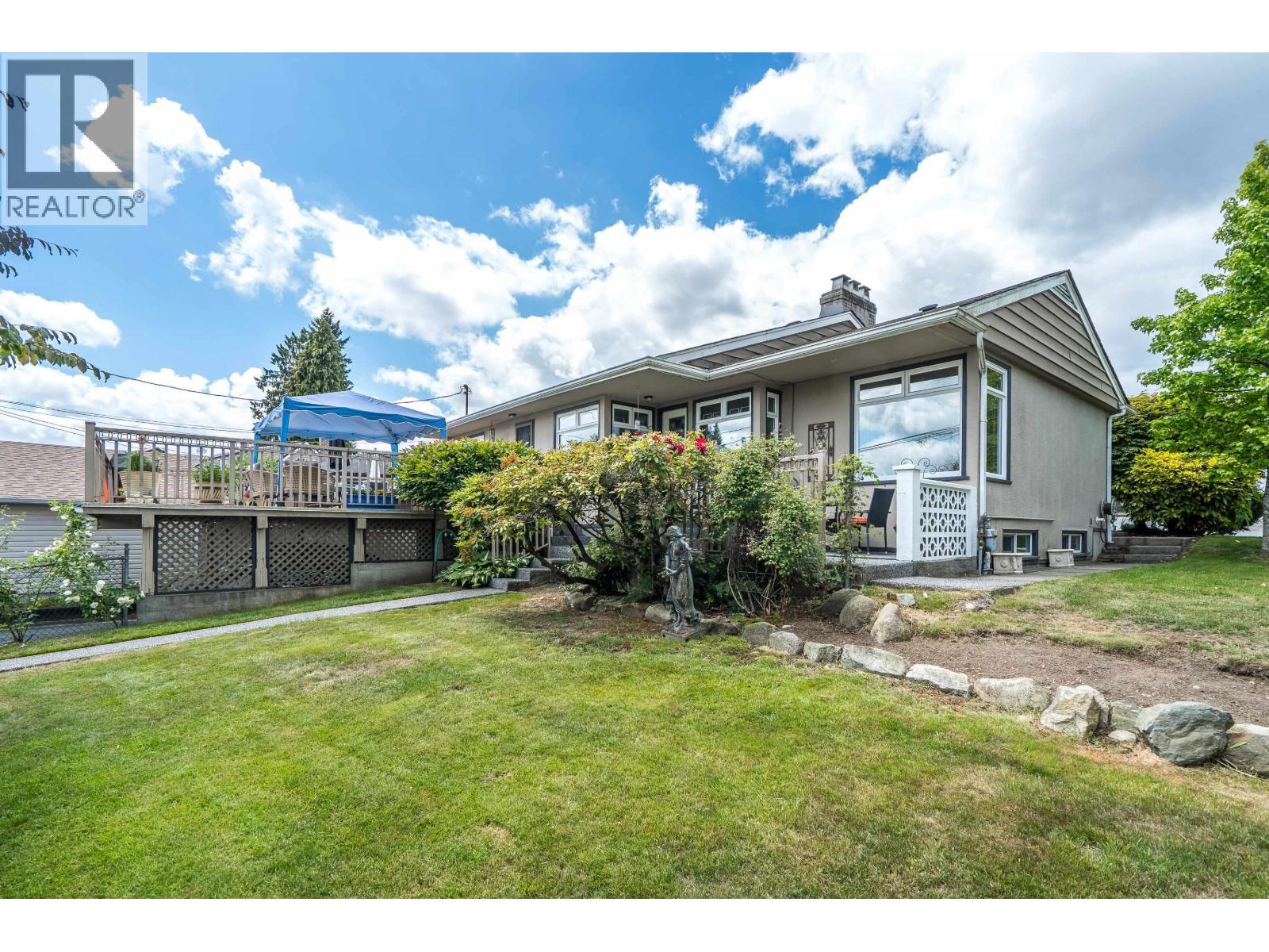324 CHURCHILL AVENUE, New Westminster