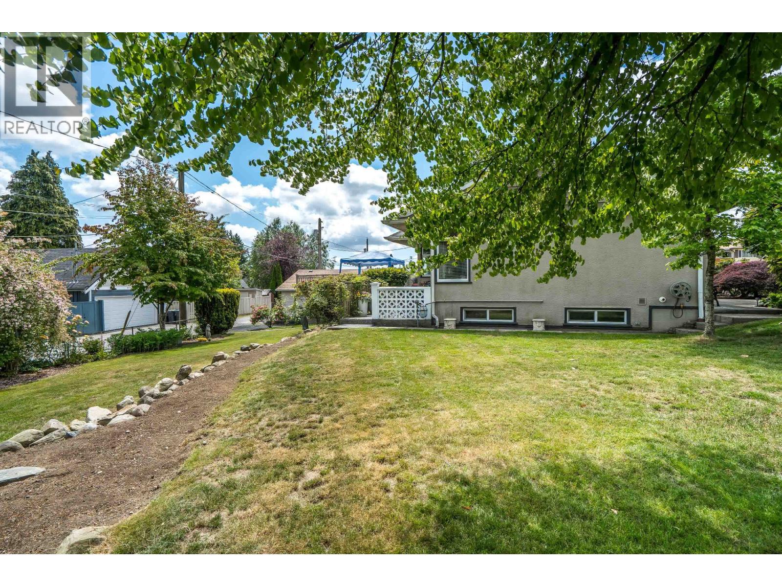 324 CHURCHILL AVENUE, New Westminster