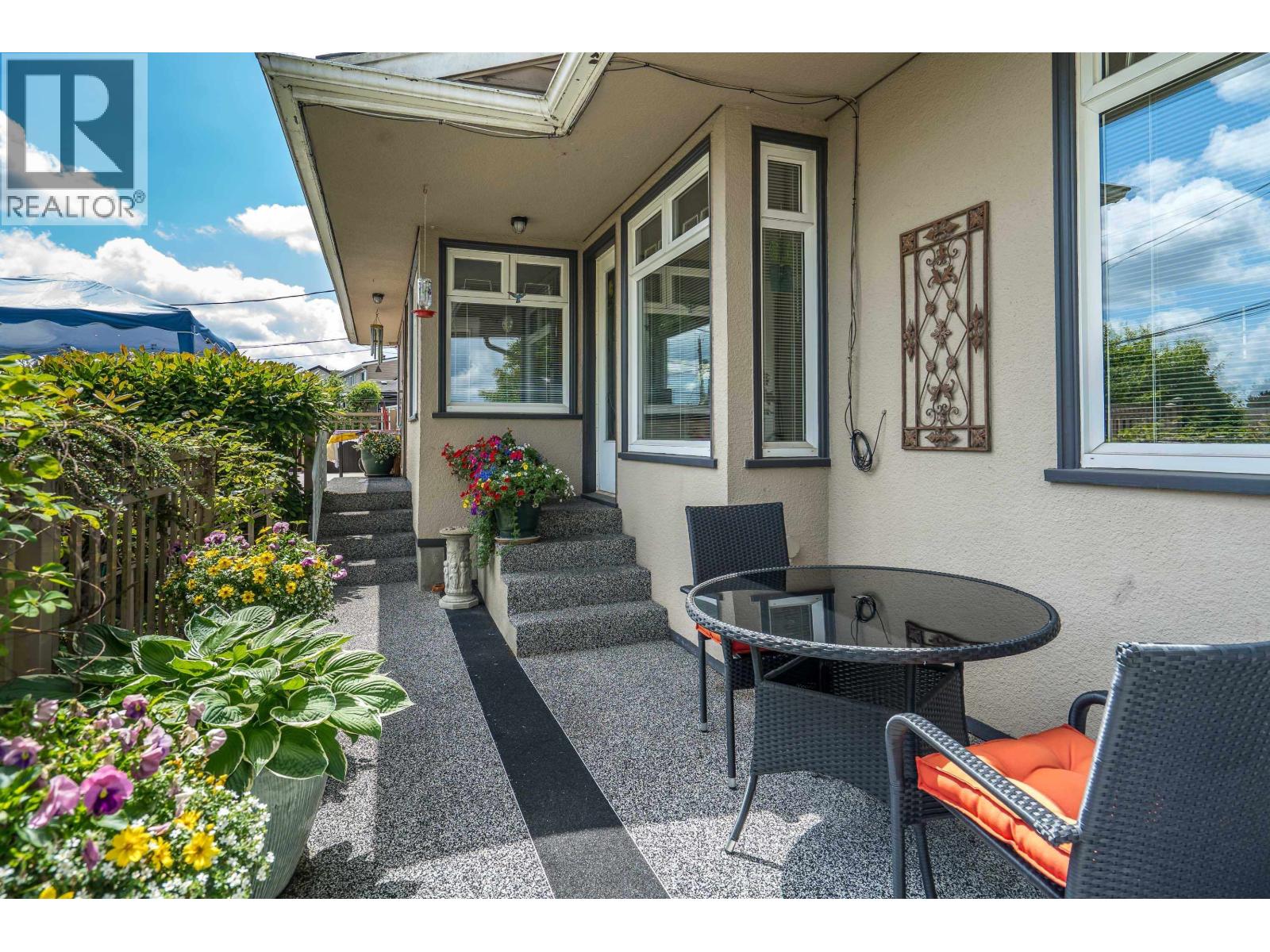 324 CHURCHILL AVENUE, New Westminster