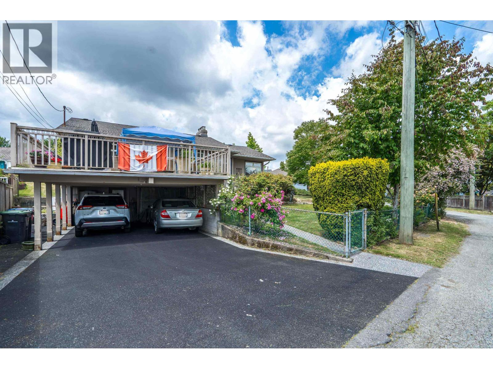 324 CHURCHILL AVENUE, New Westminster