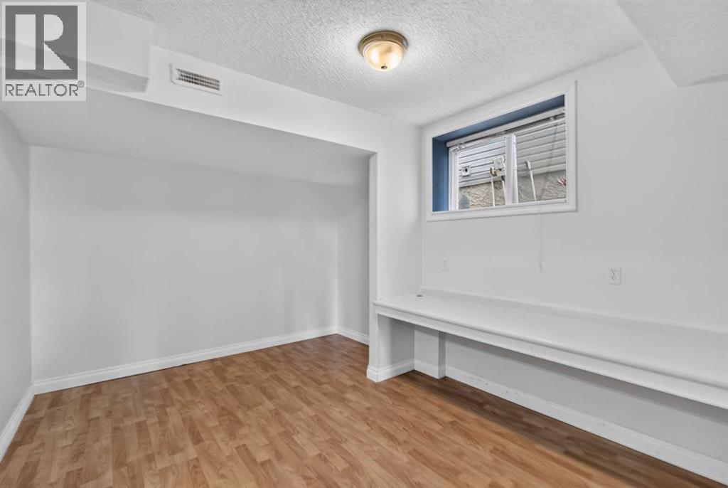 126 Bridlewood Way SW - 44