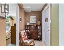 4pc Bathroom - 7420 Stampede Trail, Anglemont, BC V0E1M8 Photo 10