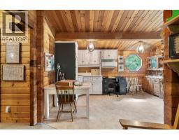 7420 Stampede Trail, Anglemont, BC V0E1M8 Photo 14