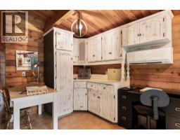 7420 Stampede Trail, Anglemont, BC V0E1M8 Photo 17