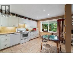 4pc Bathroom - 7420 Stampede Trail, Anglemont, BC V0E1M8 Photo 6
