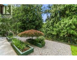 7420 Stampede Trail, Anglemont, BC V0E1M8 Photo 31