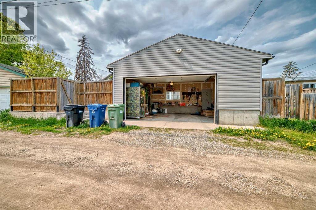 1834 42 Street SE - 43