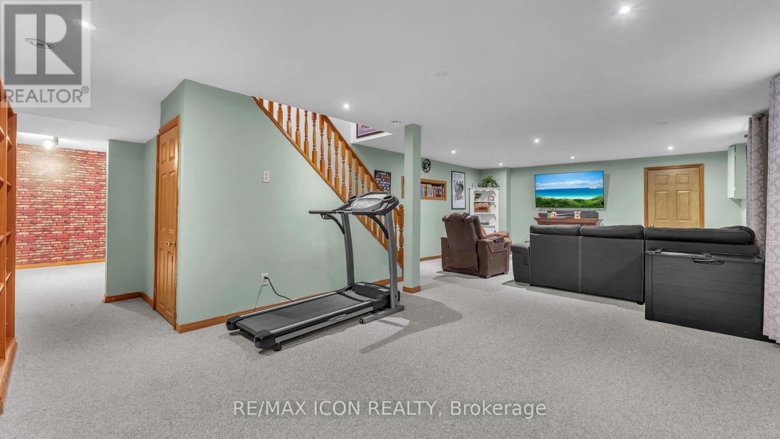 158 BROADWAY STREET - 20